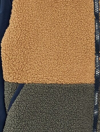 Blusão de dois materiais