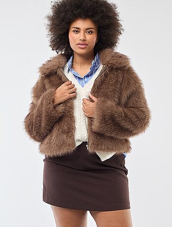 Blusão em pelo sintético