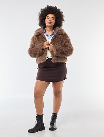 Blusão em pelo sintético