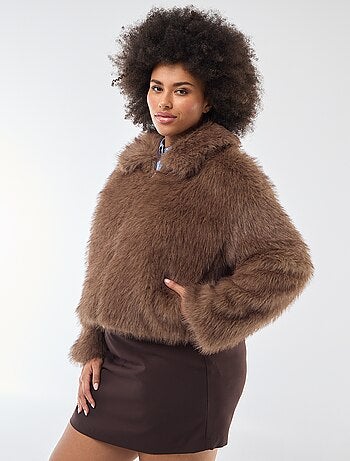 Blusão em pelo sintético