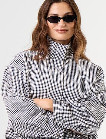 Blusão estilo bomber aos quadrados