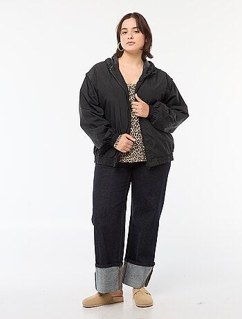 Blusão impermeável estilo corta-vento com capuz