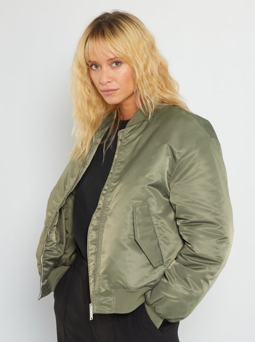 Blusão tipo bomber leve acetinado - Kiabi