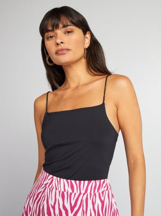 Body com alças estreitas