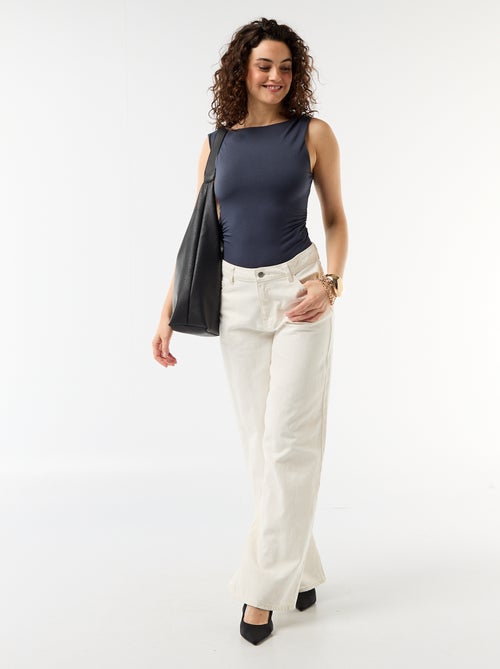 Body com costas decotadas e joia dourada - Kiabi