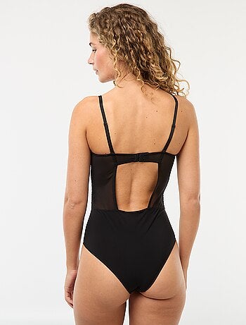 Body de lantejoulas com copas integradas