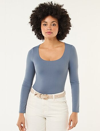 Body de mangas compridas e gola redonda