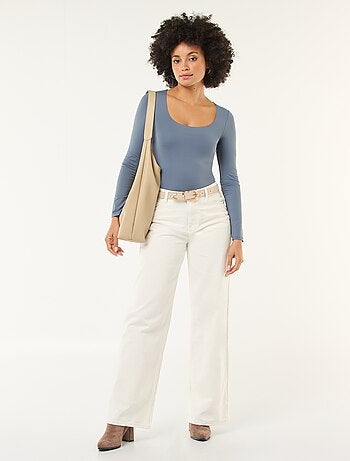 Body de mangas compridas e gola redonda