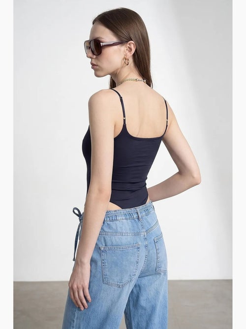 Body de nylon sem mangas com decote quadrado dilvin - Kiabi