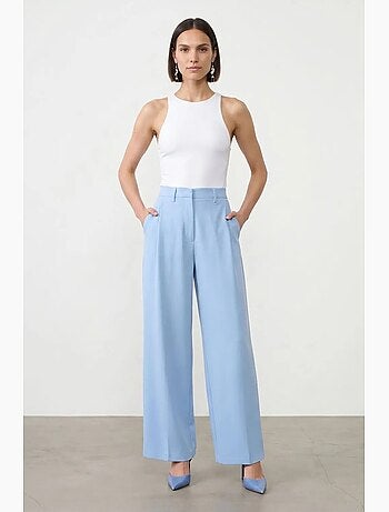 Body em jersey slim fit com decote halter dilvin