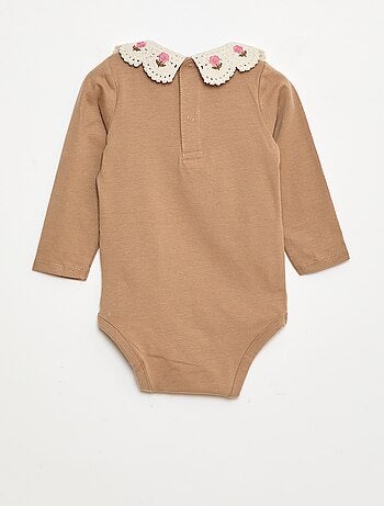 Body em malha jersey com gola Claudine bordada
