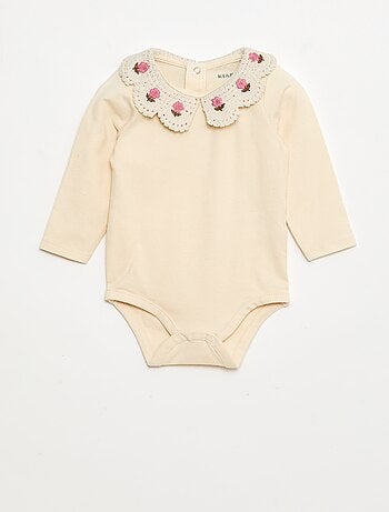 Body em malha jersey com gola Claudine bordada