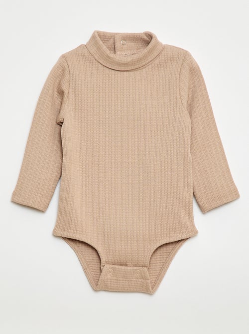 Body em malha pointelle com gola alta - Kiabi