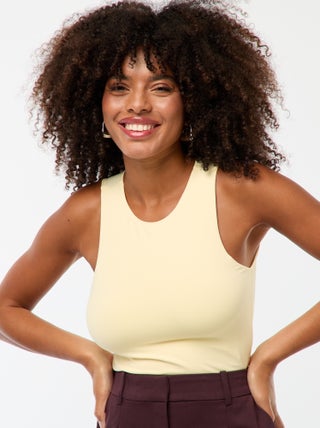 Body em microfibra com cavas americanas
