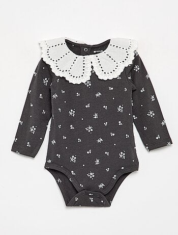 Body estampado com gola Peter Pan em bordado inglês