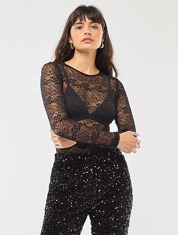 Body gola redonda em renda