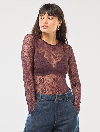 Body gola redonda em renda