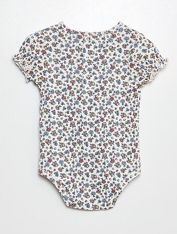 Body nervurado com motivo floral