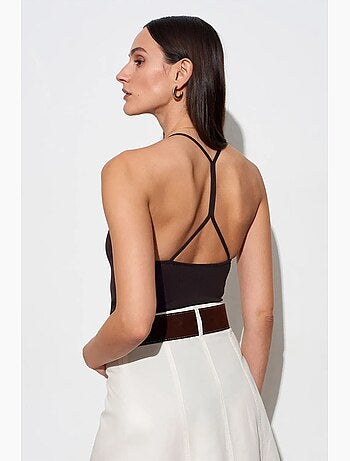 Body slim fit com recortes e decote halter dilvin