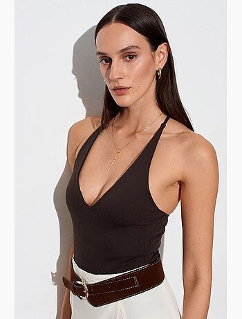 Body slim fit com recortes e decote halter dilvin