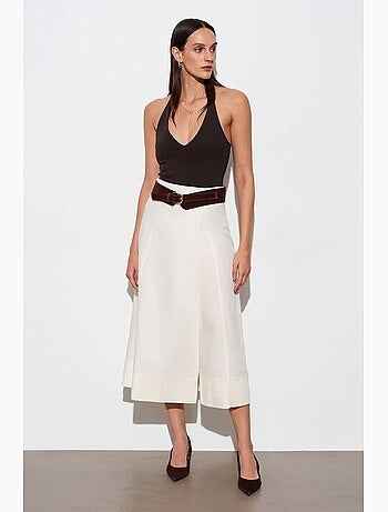 Body slim fit com recortes e decote halter dilvin