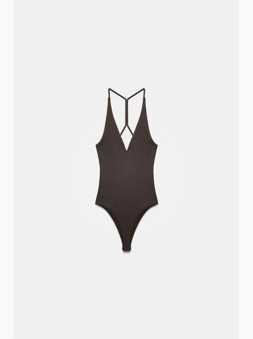 Body recortes decote halter justo dilvin - Kiabi Body recortes decote halter justo dilvin - Kiabi