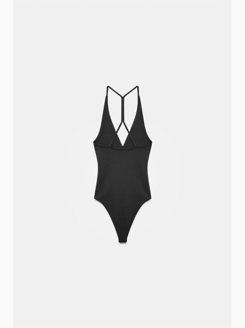 Body recortes decote halter justo dilvin - Kiabi Body recortes decote halter justo dilvin - Kiabi