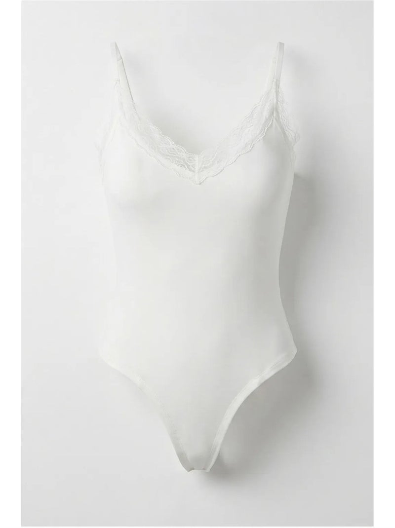 Body sem mangas com decote em v e bordado lucci Branco - Kiabi