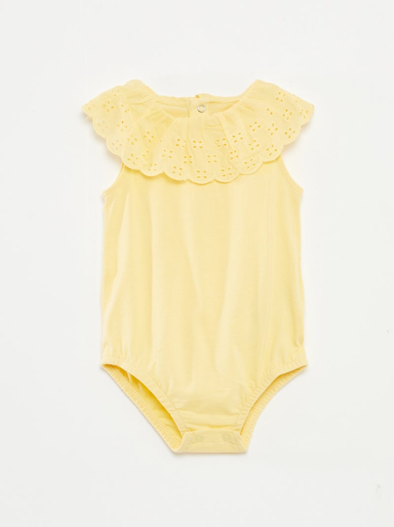 Body sem mangas com gola larga e bordado inglês AMARELO - Kiabi