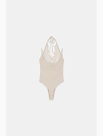 Body sem mangas com recortes bordados dilvin