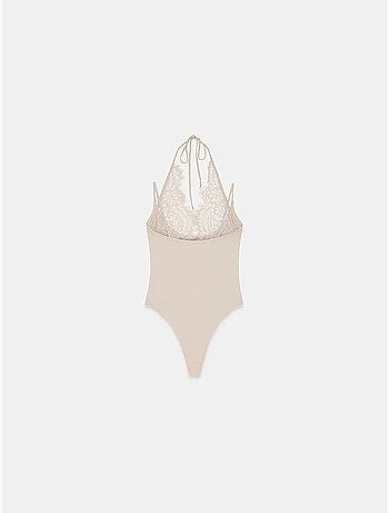 Body sem mangas com recortes bordados dilvin