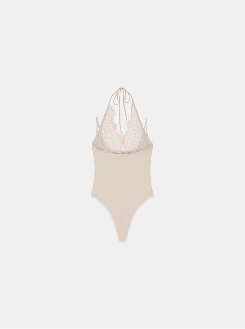 Body sem mangas com recortes bordados dilvin - Kiabi