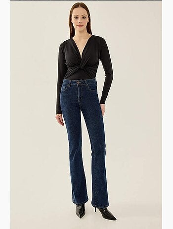 Body slim fit com decote em v e manga comprida hiccup