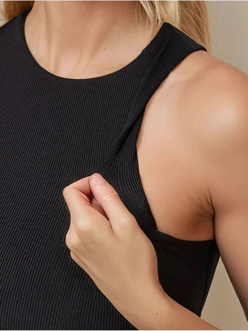 Body slim fit com gola halter texturizada hiccup - Kiabi Body slim fit com gola halter texturizada hiccup - Kiabi