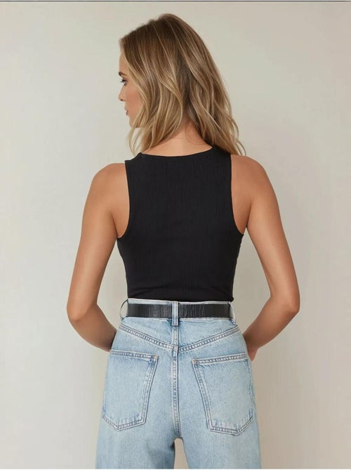 Body slim fit com gola halter texturizada hiccup - Kiabi Body slim fit com gola halter texturizada hiccup - Kiabi