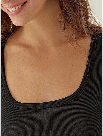 Body slim fit com gola redonda hiccup