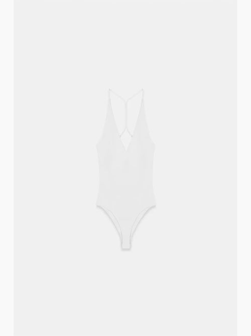 Body slim fit com recortes e decote halter dilvin - Kiabi Body slim fit com recortes e decote halter dilvin - Kiabi