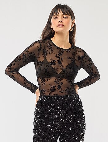 Body transparente com flores em veludo