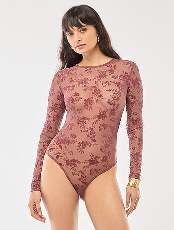 Body transparente com flores em veludo