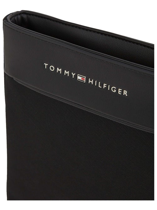 Bolsa Tiracolo Tommy Hilfiger Foundation Mini Preta para Homem - Kiabi Bolsa Tiracolo Tommy Hilfiger Foundation Mini Preta para Homem - Kiabi