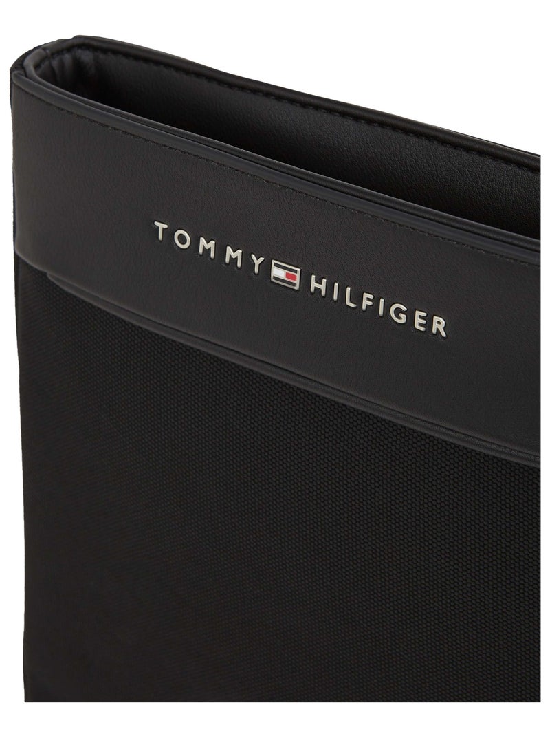 Bolsa Tiracolo Tommy Hilfiger Foundation Mini Preta para Homem Preto - Kiabi