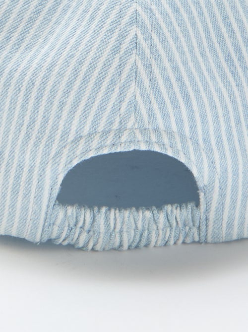 Boné às riscas com patch bordado - Kiabi