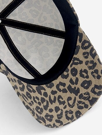 Boné com estampado de leopardo