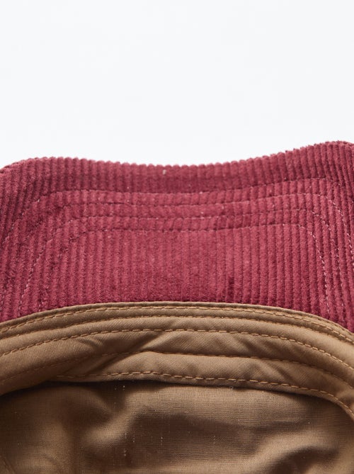 Boné com pala em material canelado - Kiabi