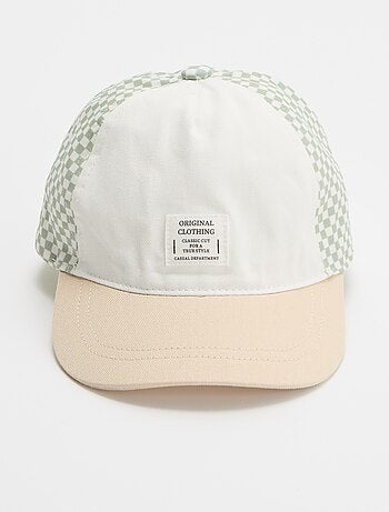 Boné estampado estilo basebol