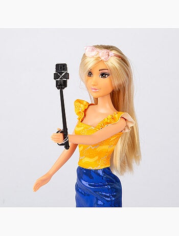Boneca com carro desportivo e acessórios isabella