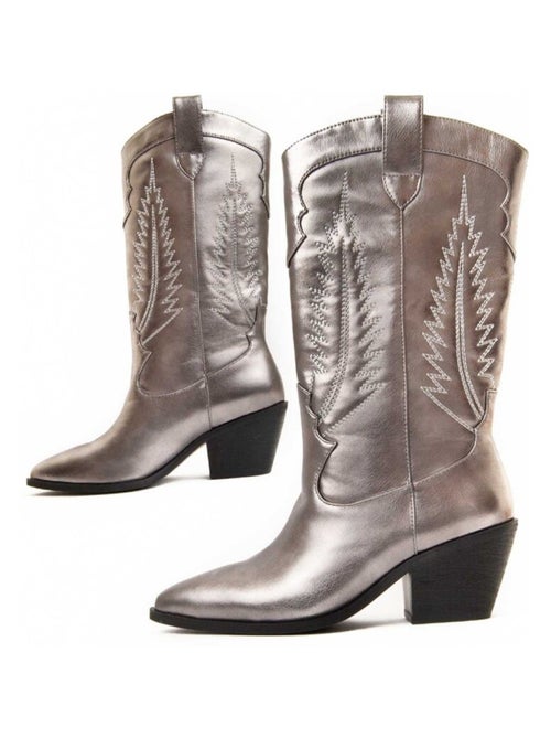 Bota Com Salto Material Sintético E Têxtil Montevita - Kiabi Bota Com Salto Material Sintético E Têxtil Montevita - Kiabi