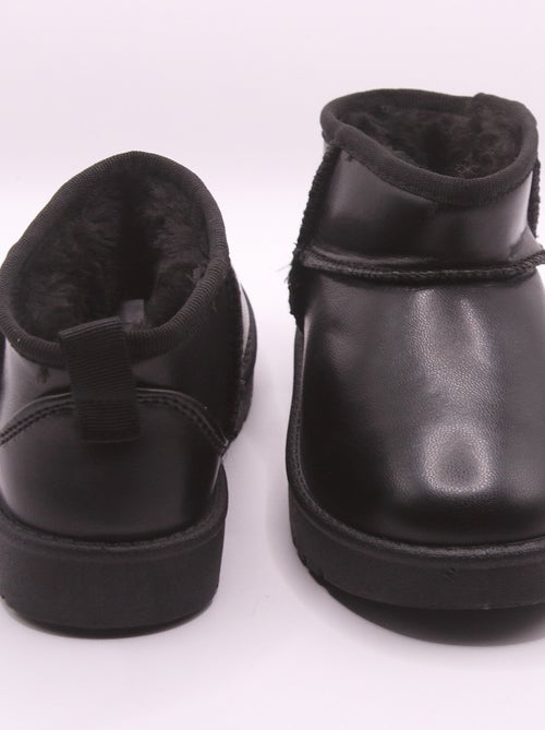 Botas alça cruzada - Kiabi Botas alça cruzada - Kiabi
