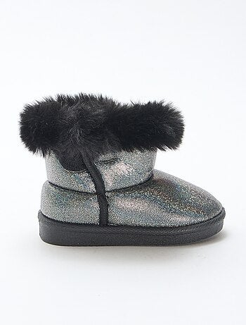 Botas brilhantes com forro