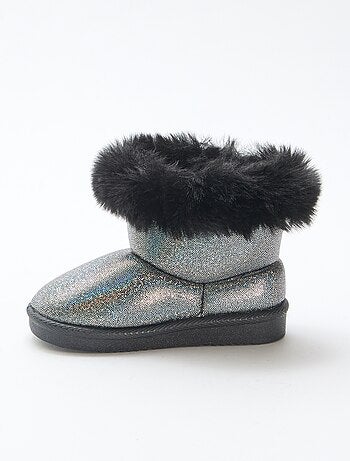 Botas brilhantes com forro